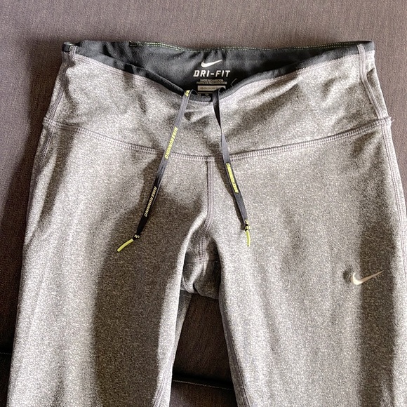 Nike Women’s Dri-Fit Running Leggings Capri - Picture 2 of 4